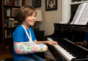 Ep. 15 – When Life Hands You a Cast — Student Piano Pieces for One Hand